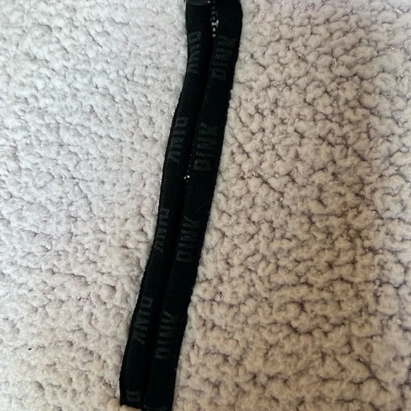 PINK Victorias Secret Woman’s Small Pink Sherpa Pullover Hoodie - Picture 5 of 12